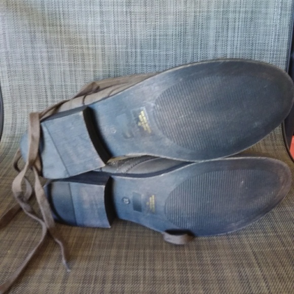 Tan combat boots with studs - Picture 2 of 3